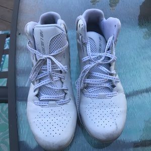 Boys size 6 lacrosse cleats